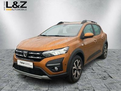 Usata Dacia Sandero Comfort 91 CV (66 kW) 2021 Arancione Utilitaria