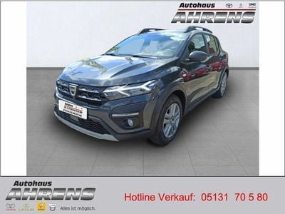 Kometengrau metallic (metallic) Gebraucht 2021 Dacia Sandero Essentiel Kleinwagen | 14.950 € (Fairer Preis)
