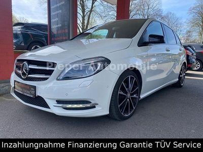 Usata Mercedes B200 156 CV (114 kW) 2014 Bianco Monovolume