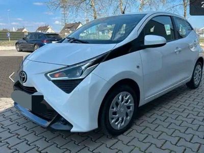 Second-hand Toyota Aygo Team 72 CP (52 kW) 2021 Alb Hatchback