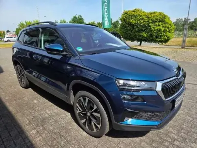 Gebraucht Skoda Karoq Tour 150 PS (110 kW) 2022 Lavablau metallic (metallic) SUV