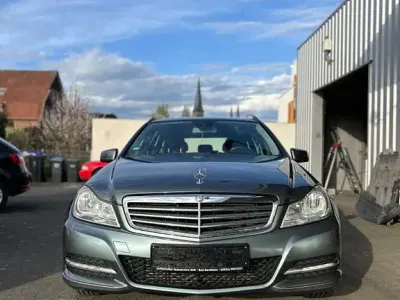 Gebraucht Mercedes C200 Elegance 136 PS (100 kW) 2011 Grau Limousine