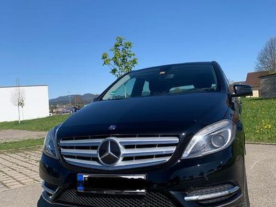 Usata Mercedes B180 122 CV (89 kW) 2012 Nero Monovolume