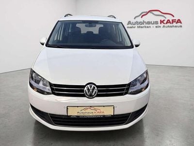 Gebraucht VW Sharan Comfortline 150 PS (110 kW) 2016 Pure white Van / Kleinbus