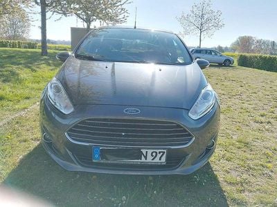 Second-hand Ford Fiesta Cool & Connect 101 CP (74 kW) 2017 Gri Hatchback