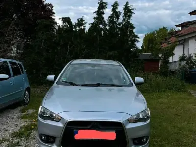 Gebraucht Mitsubishi Lancer Sportback 140 PS (102 kW) 2010 Silber Limousine