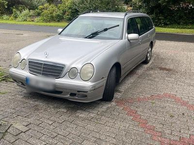 Mercedes E220