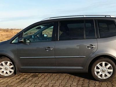 Gebraucht VW Touran 105 PS (77 kW) 2011 Grau Van / Kleinbus