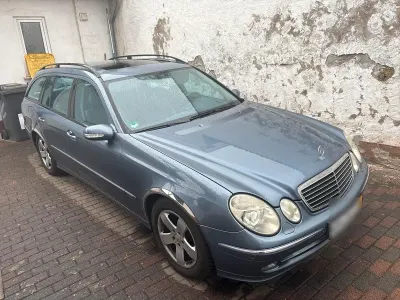 Gebraucht Mercedes E240 172 PS (126 kW) 2004 Blau Kombi
