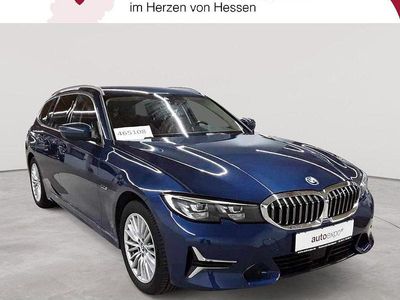 Blau Gebraucht 2021 BMW 320e Luxury Line Kombi | 21.289 € (Fairer Preis)