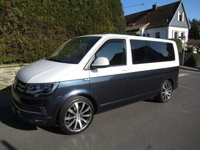 Gebraucht VW T6 150 PS (110 kW) 2016 Indigoblauperleffekt/weiss Van