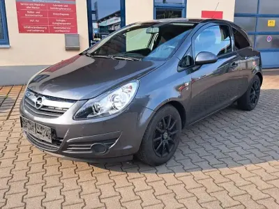 Używany Opel Corsa Edition 69 KM (50 kW) 2010 Szary Hatchback