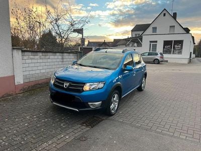 Gebraucht Dacia Sandero Stepway 90 PS (66 kW) 2014 Blau Kleinwagen