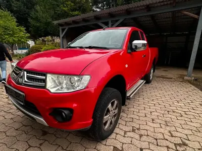 Gebraucht Mitsubishi L200 136 PS (100 kW) 2014 Rot Pickup