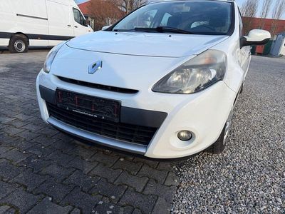 Gebraucht Renault Clio GrandTour 103 PS (75 kW) 2011 Weiß Kombi