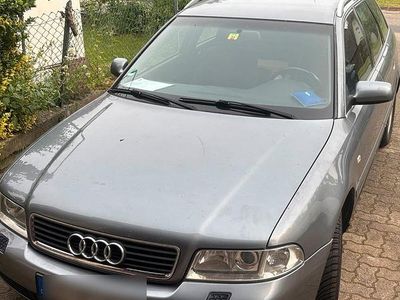 Blau Gebraucht 2001 Audi A4 Kombi | 3.800 €