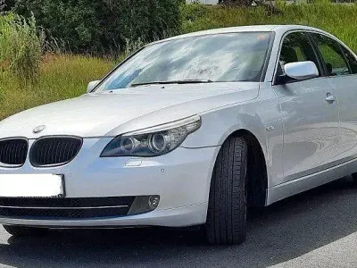Gebraucht BMW 523 190 PS (139 kW) 2009 Silber Limousine