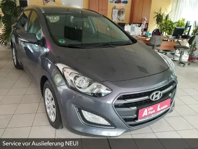 Używany Hyundai i30 Trend 101 KM (74 kW) 2016 Szary Kombi