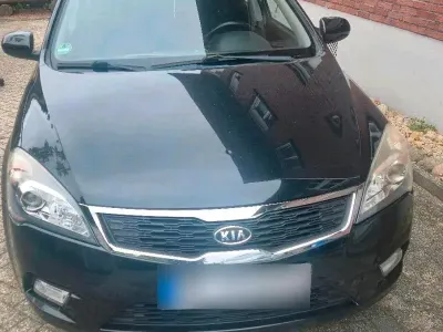 Gebraucht Kia Ceed 90 PS (66 kW) 2012 Schwarz Kleinwagen