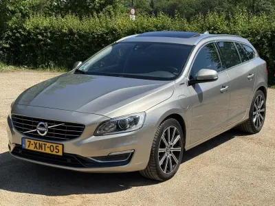 Gebraucht Volvo V60 Summum 215 PS (158 kW) 2014 Braun Kombi