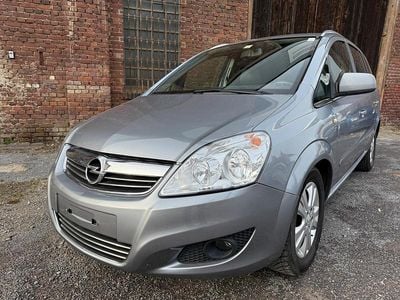Silber Gebraucht 2010 Opel Zafira Edition Van / Kleinbus | 2.990 € (Fairer Preis)