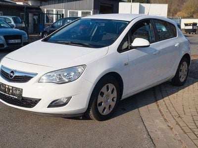 Gebraucht Opel Astra Selection 116 PS (85 kW) 2010 Weiß Limousine