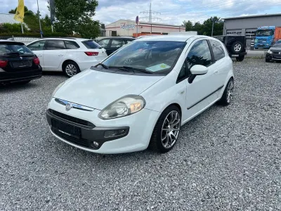 Gebraucht Fiat Punto Evo Dynamic 77 PS (56 kW) 2010 Weiß Kleinwagen