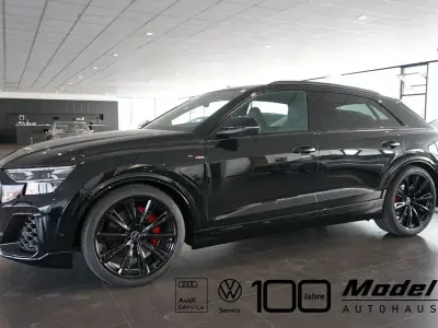 Używany Audi Q8 Sport 489 KM (359 kW) 2026 Czarny SUV