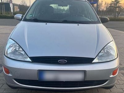 Usata Ford Focus Ambiente 75 CV (55 kW) 2001 Argento Berlina