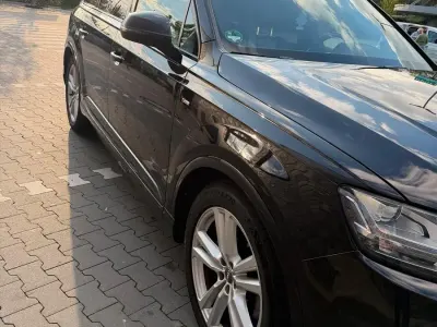 Używany Audi Q7 Black Edition 272 KM (200 kW) 2017 Czarny SUV