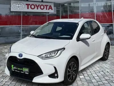 Usata Toyota Yaris Hybrid Team 116 CV (85 kW) 2023 Bianco Berlina