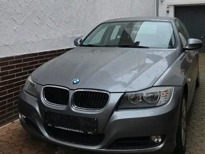 Używany BMW 318 143 KM (105 kW) 2010 Szary Sedan/Limuzyna