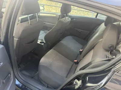 Gebraucht Opel Astra 102 PS (75 kW) 2008 Schwarz Kombi