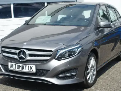 Gebraucht Mercedes B180 Style 122 PS (89 kW) 2018 Grau Kleinwagen