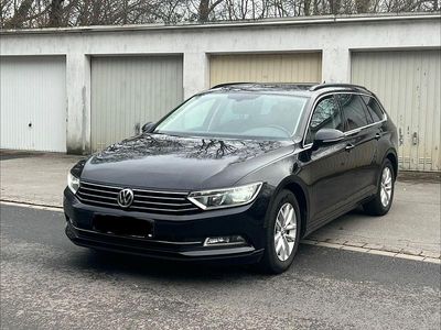 Gebraucht VW Passat Comfortline 150 PS (110 kW) 2015 Schwarz Kombi
