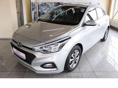 Gebraucht Hyundai i20 84 PS (61 kW) 2019 Silber Kleinwagen