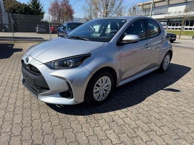 Usata Toyota Yaris Hybrid 92 CV (67 kW) 2021 Argento Berlina