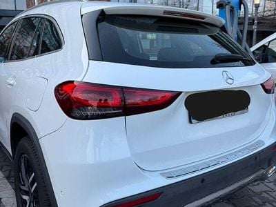 Gebraucht Mercedes GLA180 136 PS (100 kW) 2020 Weiß SUV