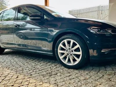 Gebraucht VW Golf VII 131 PS (96 kW) 2019 Grau Limousine