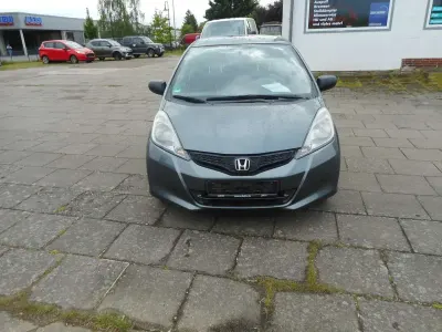 Käytetty Honda Jazz Trend 90 HP (66 kW) 2012 Harmaa Viistoperä