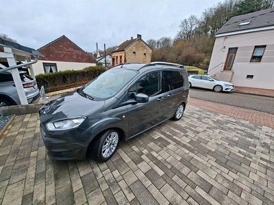 Gebraucht Ford Tourneo Courier Titanium 101 PS (74 kW) 2015 Grau Van / Kleinbus