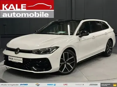 Gebraucht VW Passat R-line 193 PS (141 kW) 2025 Oryxweiß perlmutteffekt Kombi