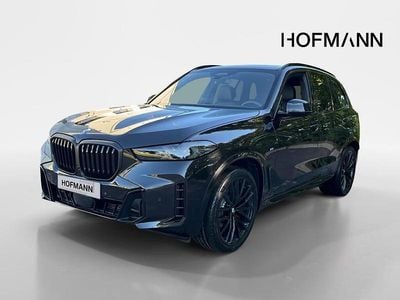 Saphirschwarz metallic Neu 2025 BMW X5 M Sport SUV | 107.760 € (Etwas zu teuer)