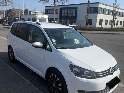 Gebraucht VW Touran Comfortline 105 PS (77 kW) 2014 Weiß Van / Kleinbus