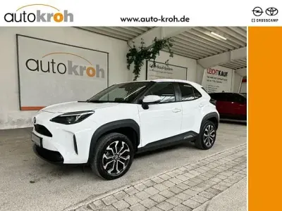 Gebraucht Toyota Yaris Connect Style 116 PS (85 kW) 2024 Schneeweiß Kleinwagen