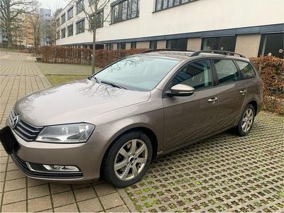 Braun Gebraucht 2011 VW Passat Kombi | 4.300 € (Guter Preis)