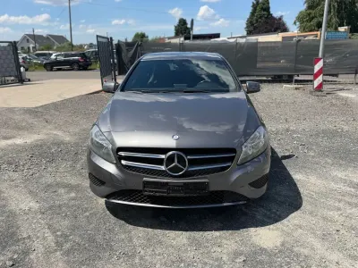 Gebraucht Mercedes A180 122 PS (89 kW) 2015 Grau Kleinwagen