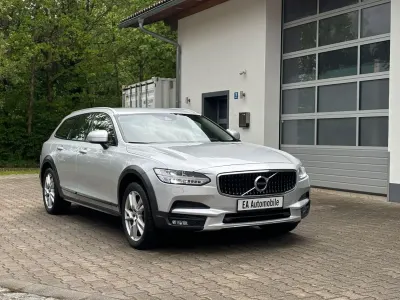 Używany Volvo V90 CC 190 KM (139 kW) 2018 Szary Kombi