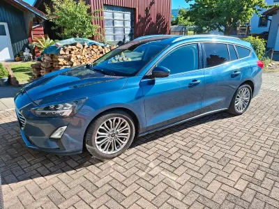 Gebraucht Ford Focus Titanium 150 PS (110 kW) 2020 Blau Kombi