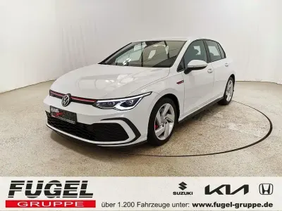 Używany VW Golf VIII GTI 245 KM (180 kW) 2023 Biały Sedan/Limuzyna